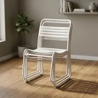 Chaise empilable moderne en métal blanc avec dossier à lattes pour salon et salle à manger