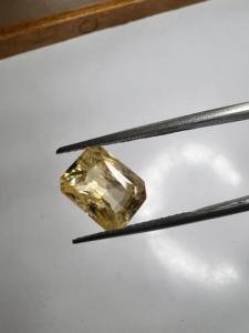 Saphir Jaune Naturel Facetté Pierre Précieuse Non Montée pour Fabricant et Exportateur de Bijoux de Luxe Haute Qualité - Product Image 1