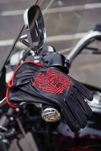 Gants de motard en cuir noir Midnight Thunder, style streetwear brodé, pour rouler fort et vivre fort - Product Image 4
