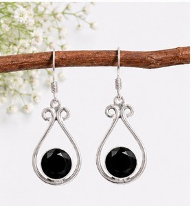 Pendientes colgantes de plata de ley con ónix negro, pendientes colgantes de plata 925 hechos a mano, pendientes redondos con piedras preciosas negras, regalo minimalista - Product Image 2