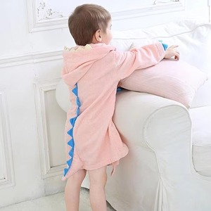 Toalla con Capucha para Niños Color Rosa Coral, Toalla Infantil de Talla Pequeña para Uso Doméstico, Suave al Contacto con la Piel - Product Image 2