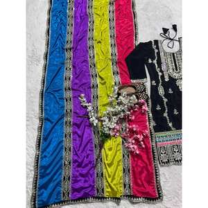 Magnifique Salwar Kameez en coton pour les occasions spéciales, avec haut, bas et dupatta. - Product Image 5