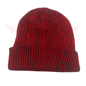 Gorro de Punto Acrílico Unisex Tactus Industries, Color Rojo Sólido, 100% Acrílico, Tejido a Mano, Transpirable, Impermeable, Ajustable para Invierno y Actividades al Aire Libre - Product Image 4