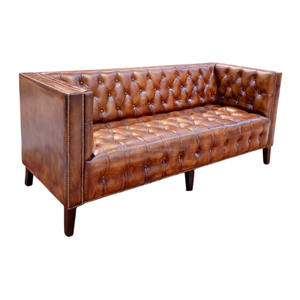 Sofá Chesterfield de Lujo de 3 Plazas Diseñado para Hogares Elegantes con Tapicería Suave y Artesanía para Comodidad Diaria - Product Image 5