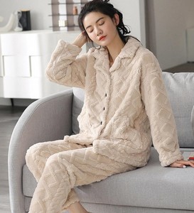 Échantillon Gratuit – Nouvelle Robe de Nuit Courte Décontractée en Tricot Doux et Ample pour Homme - Product Image 5