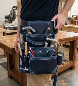 Ceinture porte-outils en cuir noir avec sangle réglable, porte-marteau et pochette multi-usage - Product Image 3