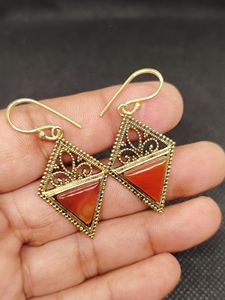 Magnifiques boucles d'oreilles clous en onyx rouge naturel plaqué or, élégantes, avec pierre de naissance, connecteurs DIY en laiton, parfaits - Product Image 6