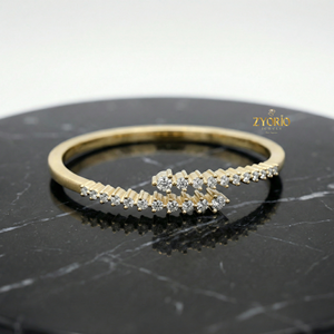 Pulsera de Cadena para Mujer con Diamantes Cultivados en Laboratorio y Motivo de Corazón Clásico en Oro, Plata de Ley con Diseño Romántico Inspirado en el Corazón - Product Image 1