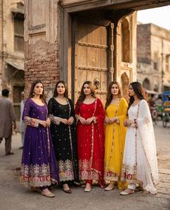 Robe Anarkali de luxe en Georgette à sequins brodés avec pantalon en micro-soie et dupatta pour femme DD 1290 - Product Image 1