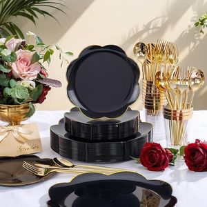 Set di 180 Piatti Neri in Plastica Resistente con Posate Dorate e Argentate, Articoli Monouso per Feste, Matrimoni ed Eventi - Product Image 6