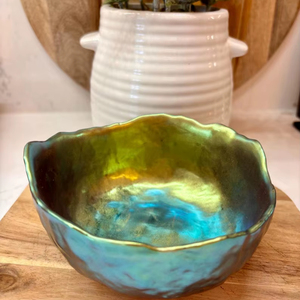 ถาดเสิร์ฟงานฝีมือเคลือบเรซิ่นเมทัลลิก วาดลายด้วยมือ ดีไซน์ปรับแต่งได้ สีสันเหนือกาลเวลา ของตกแต่งบ้าน ศิลปะตกแต่งโต๊ะ ทำด้วยมือ - Product Image 1