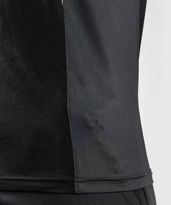 Camiseta sin mangas transpirable de algodón y fibra de bambú con logo personalizado para hombre, ideal para gimnasio, culturismo y deporte, con bloques de color y cuello redondo. - Product Image 4