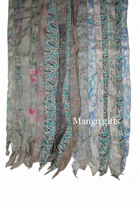 Lot en gros de foulards, bandeaux et textiles vintage en soie indienne Sari Saree, patchwork, style bohème gypsy, Mango Gift, pour la mode bohème et l'art textile - Product Image 4
