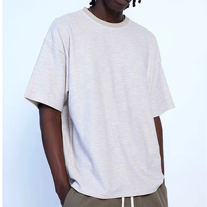 T-shirt pour homme en gros, personnalisable avec marque privée, 100% coton, coupe ajustée, vierge, avec impression et broderie de logo sur mesure - Product Image 3