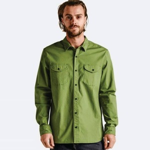 เสื้อเชิ้ตผู้ชายดีไซน์เนอร์ปี 2026 แขนยาว สีพื้น ผ้าฝ้าย 100% ทรงปกติ สำหรับใส่ทำงาน ใส่ในโอกาสทางการ ใส่ในออฟฟิศ เป็นมิตรกับสิ่งแวดล้อม ระบายอากาศได้ดี - Product Image 4