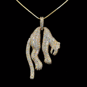 Colgante de Diamante Natural de Alta Gama con Forma de Pantera en Oro de 10kt con Diamante Natural de 8ct Claridad SI y Ojos Verdes, Joyería Única - Product Image 5