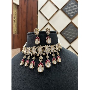 Conjunto de Collar y Aretes Clásicos con Piedras de Moissanita Chapadas en Oro de Primera Calidad, Ideales para Fiestas, Compromisos y Bodas - Product Image 2