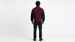 Veste universitaire unisexe personnalisée en laine bordeaux 100% pour l'hiver, avec manches en tricot noir, col rabattu et patch lettre B - Product Image 3