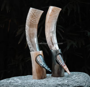 ฮอร์นแก้วอาเกตสไตล์ยุคกลางของแท้แกะสลักดีไซน์ทันสมัยพร้อมขาตั้งจากอินเดีย - Product Image 1