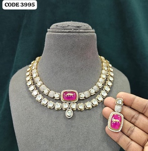 Conjunto de collar de lujo CZ Kundan para mujer, chapado en oro, joyería de diseñador para bodas y fiestas, con pendientes y colgante rosa para mujer. - Product Image 2