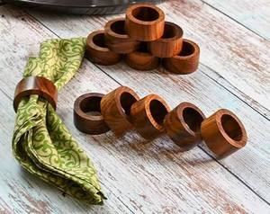 แหวนรองผ้าเช็ดปากไม้ทำมือใหม่จากไม้ธรรมชาติคุณภาพสูง - ผิวเงางาม - ของตกแต่งโต๊ะสำหรับงานอีเว้นท์ - Product Image 1