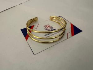 Brazalete Ajustable de Latón con Baño de Oro, Hecho a Mano, Diseño Moderno, Joyería de Lujo, Nuevo Diseño Artesanal - Product Image 2