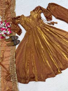 Nuevo traje Anarkali de alta calidad para mujer, para bodas, en seda crepé natural con bordados, procedente de la India. - Product Image 4