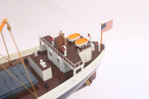 Modèle de navire de transport de marchandises en bois Liberty fait main - Navire de transport militaire de la marine américaine de la Seconde Guerre mondiale pour la décoration de la maison ou du bureau - Product Image 5