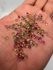 Lot de 34 carats de tourmaline naturelle multicolore ronde taille brillant de 4 mm provenant des mines africaines pour la fabrication de bijoux par Zehra Gems Jewellery - Product Image 3