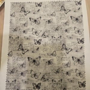 Belle collection de motifs numériques vintage en coton, 44 pouces de largeur, sur tissu pour draps, prêts à être expédiés immédiatement. - Product Image 4