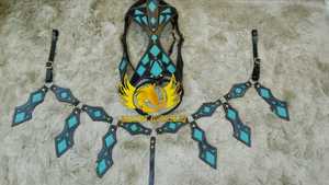 Équipement équestre en cuir sur mesure avec incrustations turquoise, bride et collier en cuir, équipement confortable et durable, prêt à être expédié. - Product Image 2