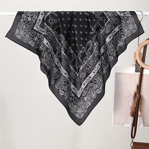 Pañuelos y bandanas cuadrados de seda satinada con estampado floral personalizados para mujer - Alta calidad para uso en exteriores en todas las estaciones - Product Image 3