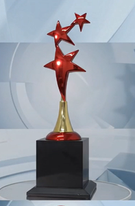 Trofeo Metálico Estrella Roja con Base Dorada y Soporte Negro Modelo 804, Grabado por Fundición e Impresión UV para Premios Deportivos y de Juegos - Product Image 5