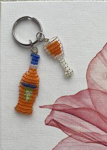 Œuvres d'art florales élégantes et détails faits main de qualité supérieure pour les clés, les sacs, les portefeuilles et les cadeaux - Product Image 5