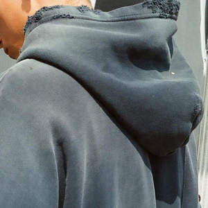 Sweat à capuche déchiré 100% coton pour homme, dernière mode, respirant et personnalisable - Product Image 1