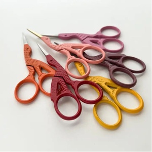 Tijeras de bordado Stork, acabado mate - Product Image 2