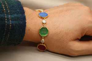 กำไลข้อมือแก้วสีรุ้งธรรมชาติ แกะสลักลายลงบนแก้ว เงินแท้ 925 ทำมือ สไตล์วินเทจ คลาสสิก ได้รับการรับรองจาก GIA เครื่องประดับคาเมโอหลากสี - Product Image 4