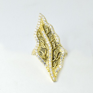Bague ajustable en feuille plaquée or avec zircon cubique, style cocktail, bijou indien fait main, bague de mariée élégante pour soirée - Product Image 1