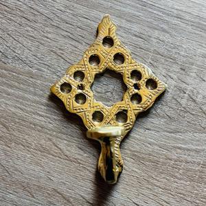 Solution de rangement murale contemporaine en métal finition mate à double crochet, forte capacité de charge - Product Image 1