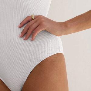 Body de Mujer Premium con Material Transpirable y Costuras Impecables para Colecciones de Ropa Elegante - Product Image 6