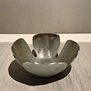 Frutero de aluminio de metal plateado de lujo, cuenco para servir de metal plateado hecho a mano, cuenco decorativo de latón de diseñador para alimentos - Product Image 1