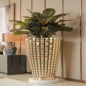 Luxury organic <b>gold</b> textured bark <b>vases</b> accented with a central crystal cluster vein, available at wholesale prices. - Product Image 2