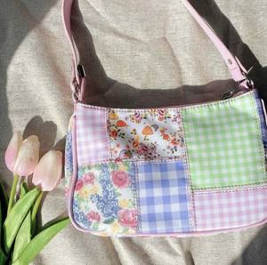 กระเป๋าโท้ทกันน้ำลายดอกไม้แบบสั่งทำพิเศษจาก Style De Maison พร้อมสายสะพายไหล่ ปิดด้วยซิป ความจุ 2-2.9 ลิตร สำหรับผู้หญิง สไตล์ลำลอง - Product Image 3