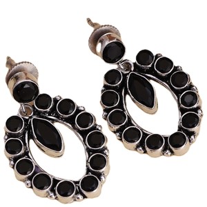 ต่างหูทองเหลืองออกซิไดซ์สีเงินโบราณประดับขอบแบบ Bezel Setting สำหรับผู้หญิง เครื่องประดับสไตล์โบฮีเมียน ของขวัญงานแต่งงาน - Product Image 1