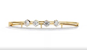 Bracelet en or jaune de qualité supérieure pour femmes, pierres centrales rondes taille brillant, détails pavés de diamants, cadeau de mariage élégant - Product Image 2