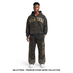 Conjunto de Sudadera con Capucha y Pantalones Deportivos Personalizados para Hombre, con Pedrería Negra, Cierre de Cremallera, Felpa de Algodón, Ropa Deportiva Urbana, Venta al Por Mayor OEM - Product Image 1