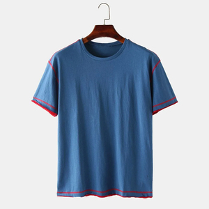 Camiseta de Manga Corta Azul para Hombre con Ribete en Contraste Rojo, Corte Regular, Cuello Redondo Informal, Tejido de Punto, Color Sólido, Camiseta de Alta Calidad para Hombre - Product Image 1