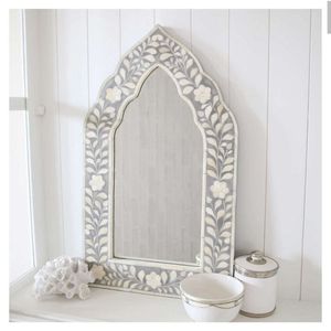 Espejo de Pared Decorativo de Lujo Hecho a Mano, Elegante Regalo de Diseño Interior con Marco de Incrustaciones de Hueso Natural, Hecho a Mano Original - Product Image 1