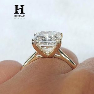 แหวนเพชรทรงเจ้าหญิงแบบคลาสสิก เพชรเพาะเลี้ยงในห้องปฏิบัติการ ทองคำ 14K 18K สีเหลือง แหวนเพชรเม็ดเดี่ยวแบบสี่ขา ทรงสี่เหลี่ยมเพชรเจียระไนแบบเหลี่ยม - Product Image 4