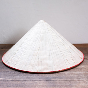 Factory price Vietnamese non la handmade conical hats from bamboo & leaf vintage traditional hat - Product Image 1